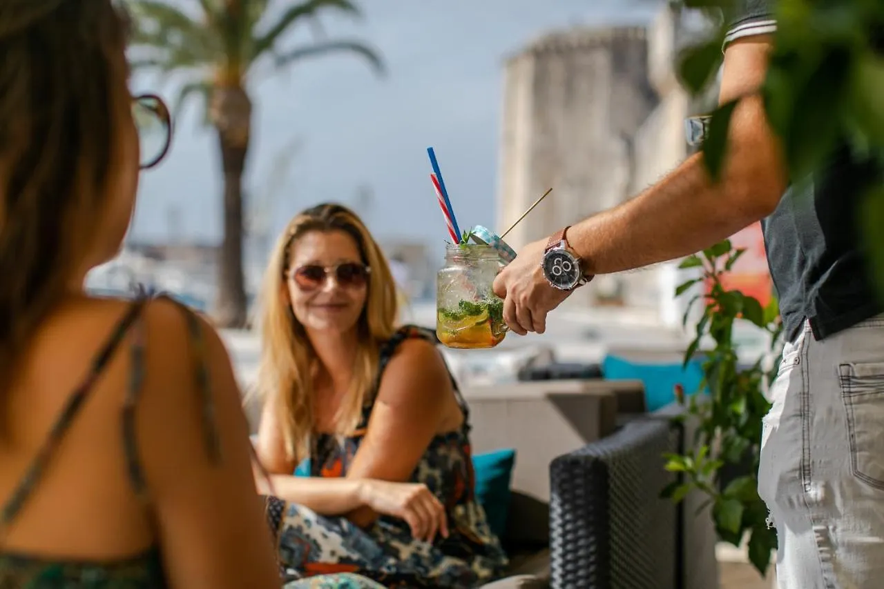 Hotel Concordia Trogir 2*,